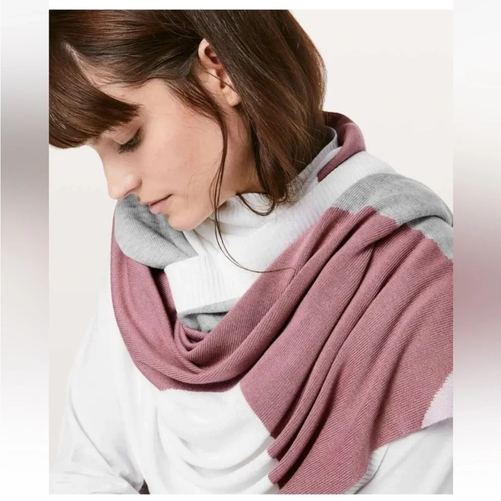 Lululemon Hatha Oversized Cozy Wrap Scarf Cover Up Silk Blend OS